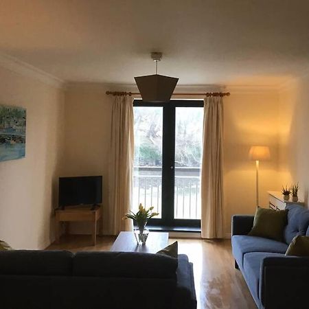 Waterfront Apartment Completely Refurbished Westport Luaran gambar