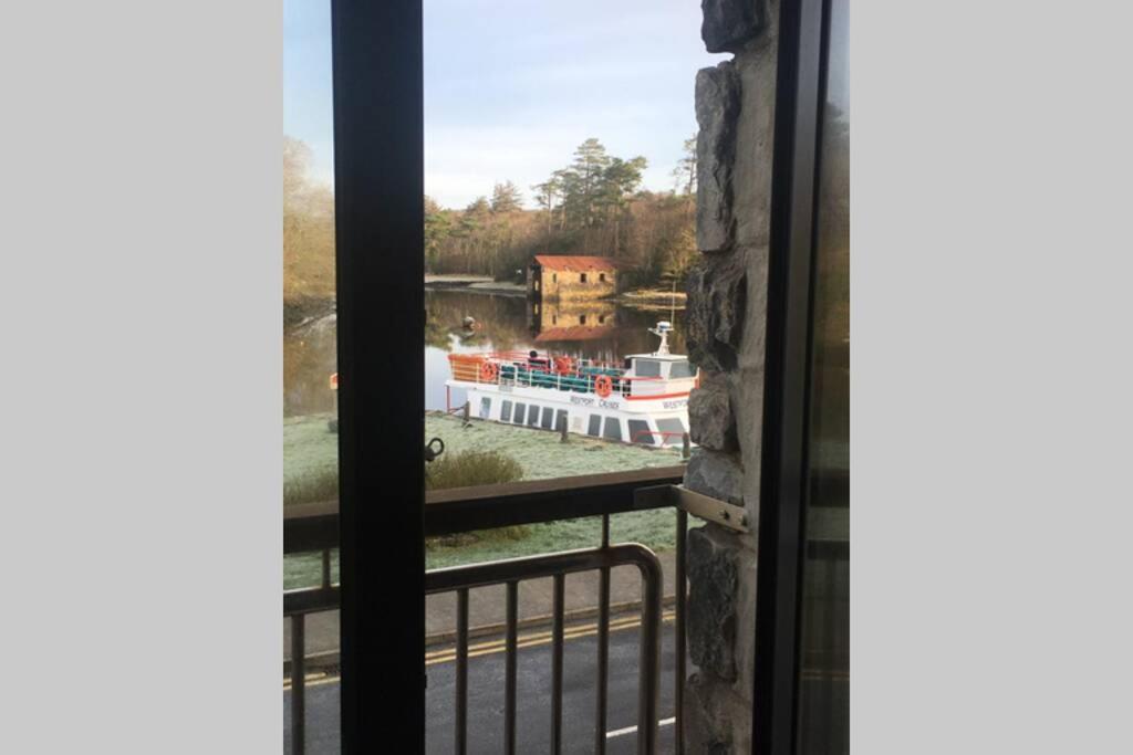 Waterfront Apartment Completely Refurbished Westport Luaran gambar